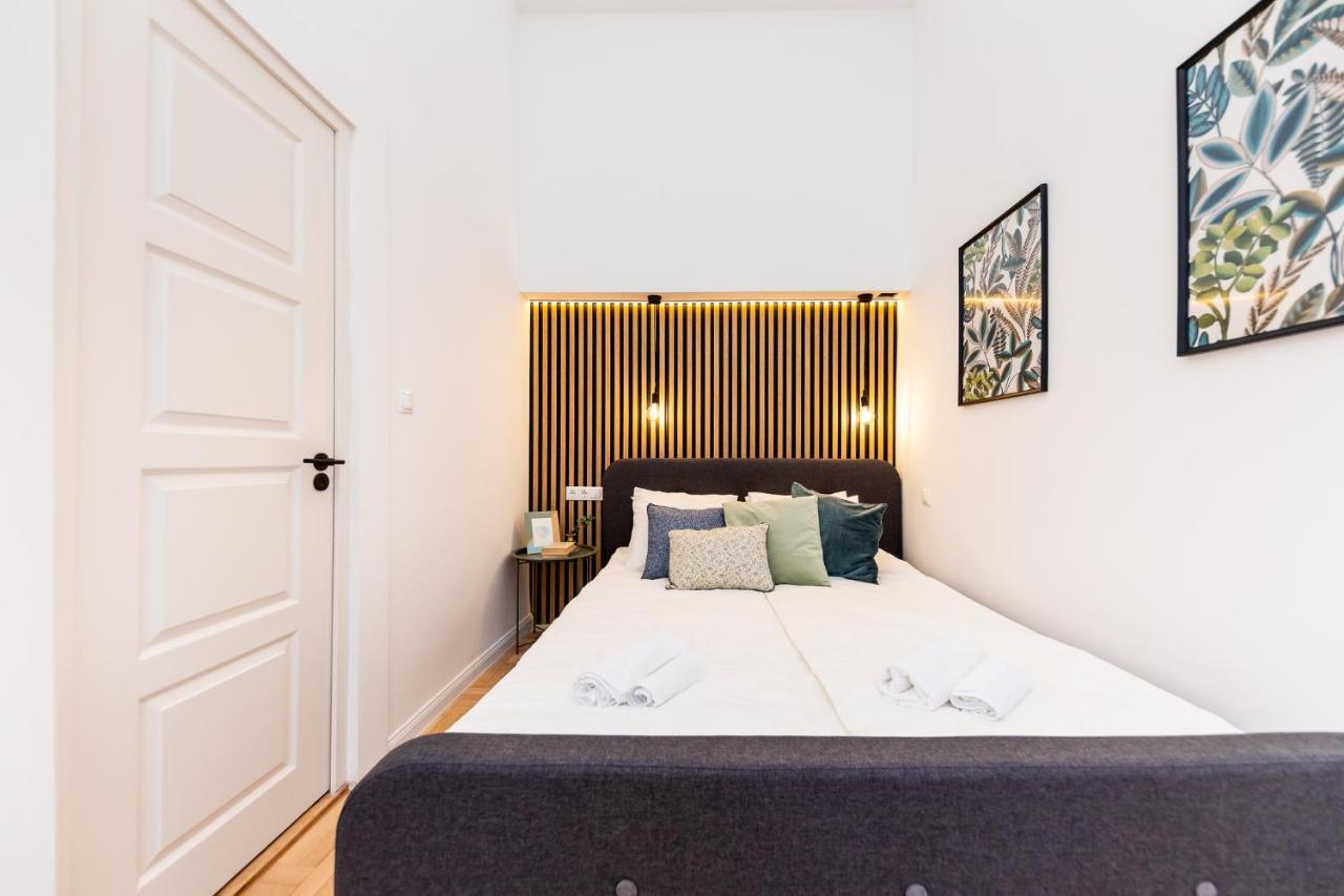 Kiraly Downtown Apartment Budapest Eksteriør billede