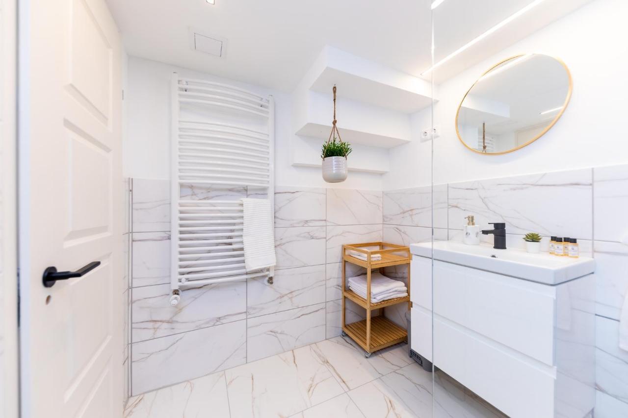 Kiraly Downtown Apartment Budapest Eksteriør billede